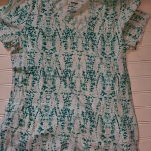 Ladies Sonoma V neck Tee White and Green Size Medium